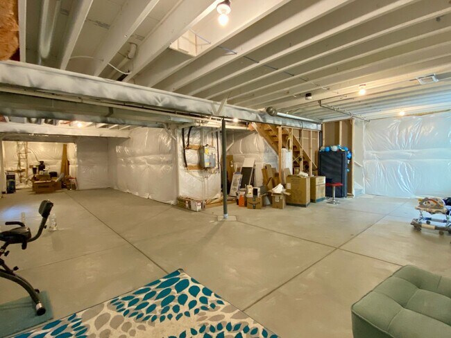 Building Photo - Modern Living with Solar Savings: Spacious 4BR Home in Douglas County