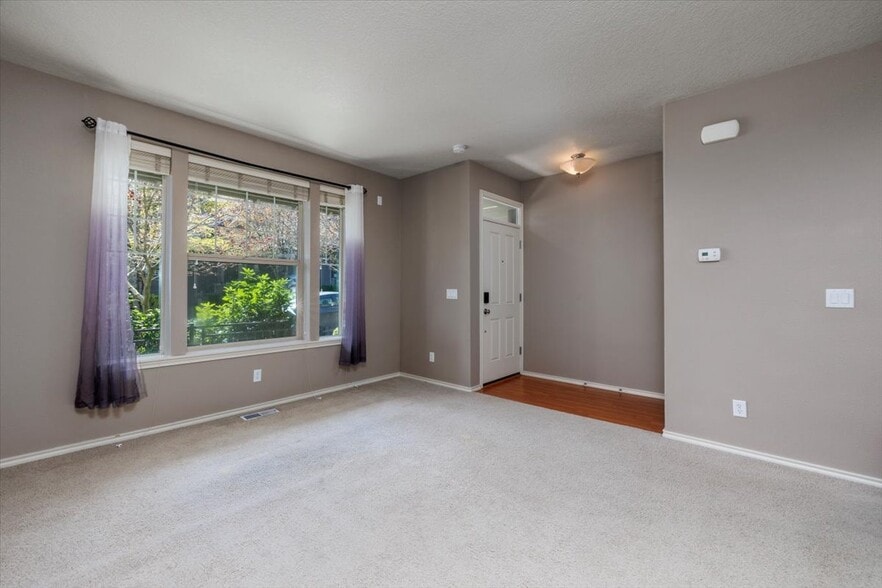 Entry to Living Room - 15186 SW Canyon Wren Way