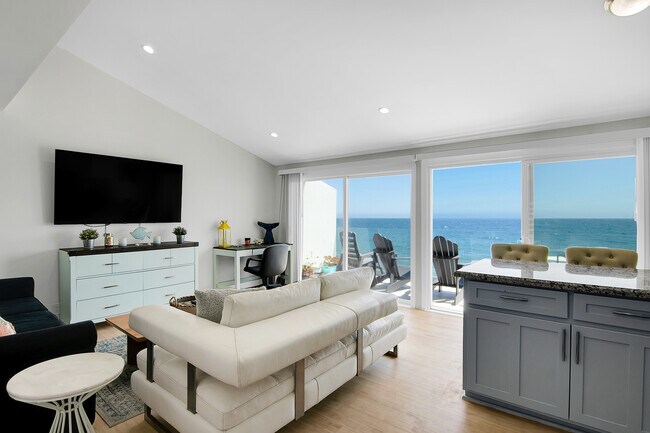 Living area with ocean view - 20118 Pacific Coast Hwy