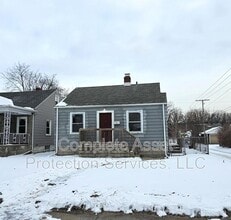 Building Photo - 3145 Pkwy N St