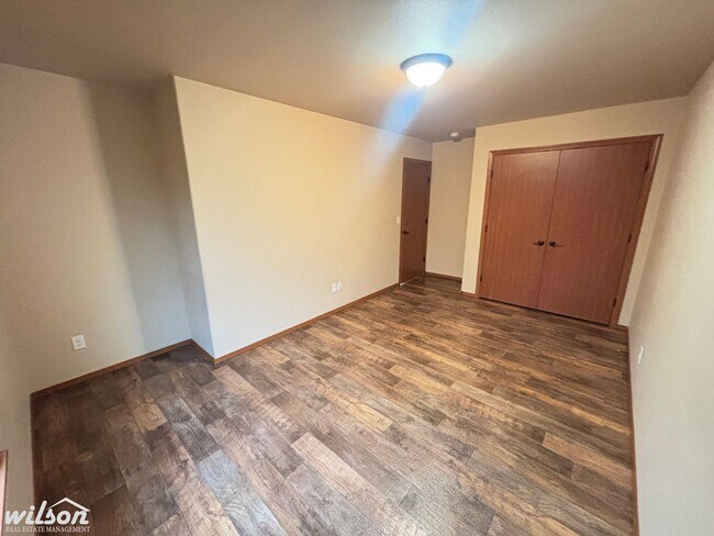 Building Photo - 710 N 29th Ave