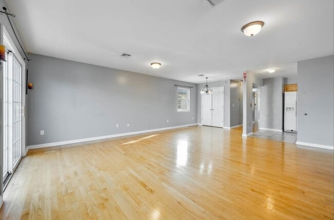 Building Photo - 21-23 Norfolk Street Unit 2
