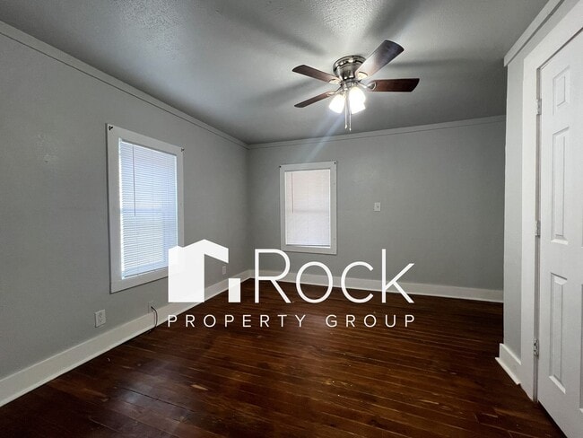 Building Photo - Updated Cozy 2 Bed 1 Bath Home in Guthrie Available Now ~MOVE IN SPECIAL~