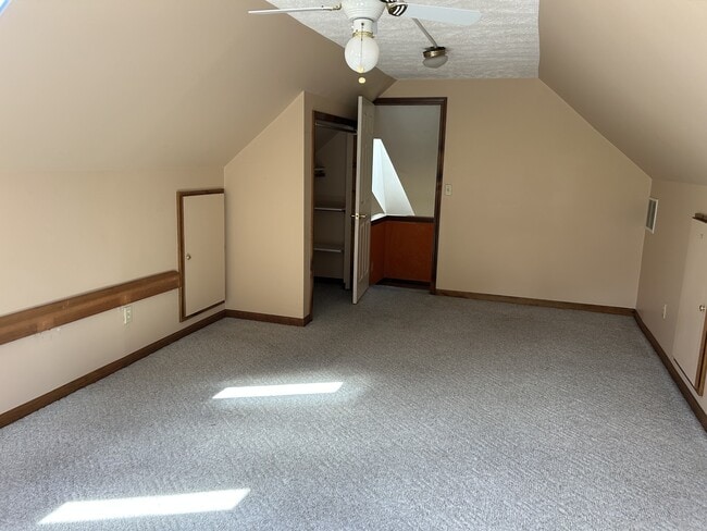 Building Photo - 108 S Park St