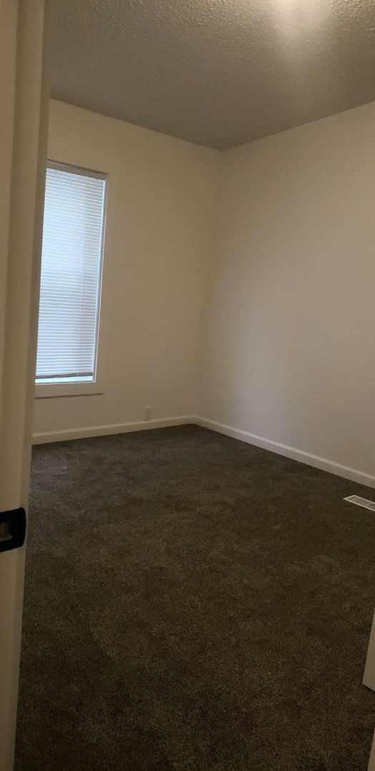 Building Photo - Beautiful 3-Bedroom Home with Bonus Room, ...