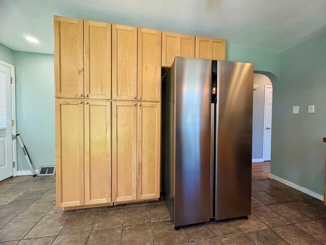 Building Photo - 2 Bedroom Rancher Available in Hershey!