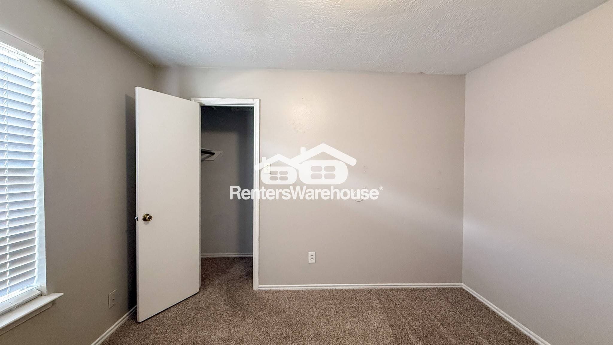 Building Photo - 503 Willow W Dr