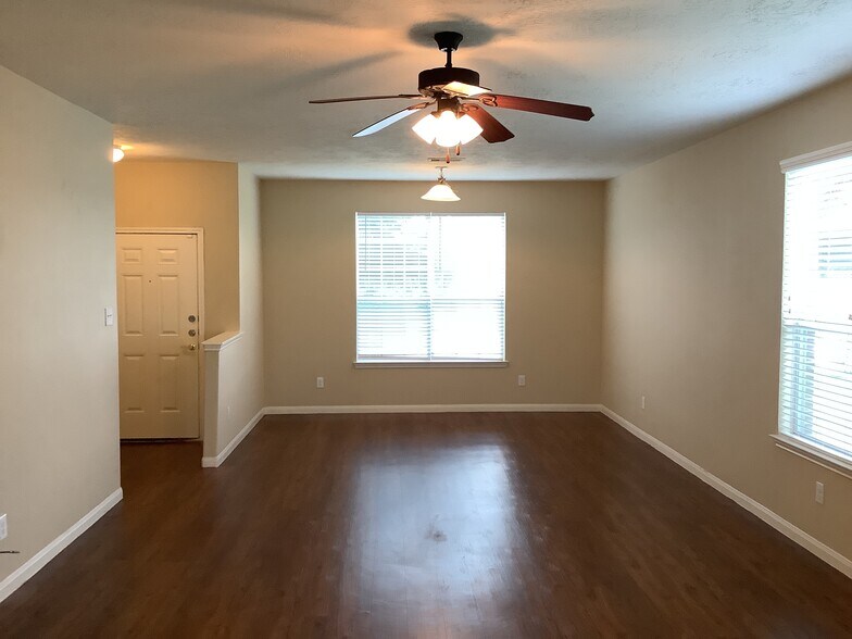 Building Photo - 2207 Steep Pine Trl