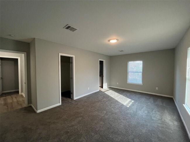 Building Photo - 1942 Center St