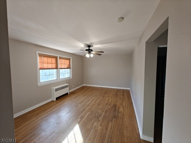 Building Photo - 7 Bashford Ave