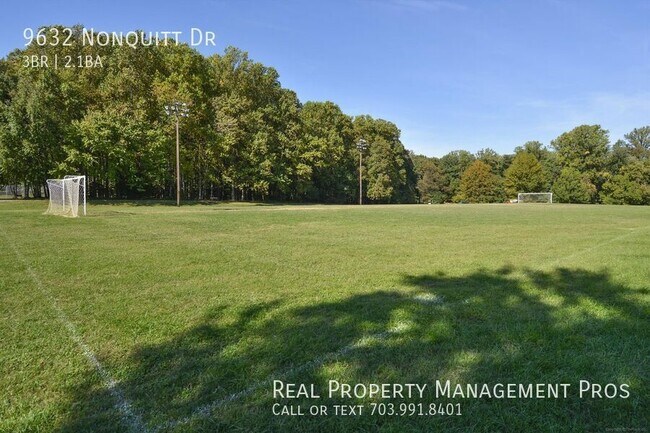 Building Photo - 9632 Nonquitt Dr