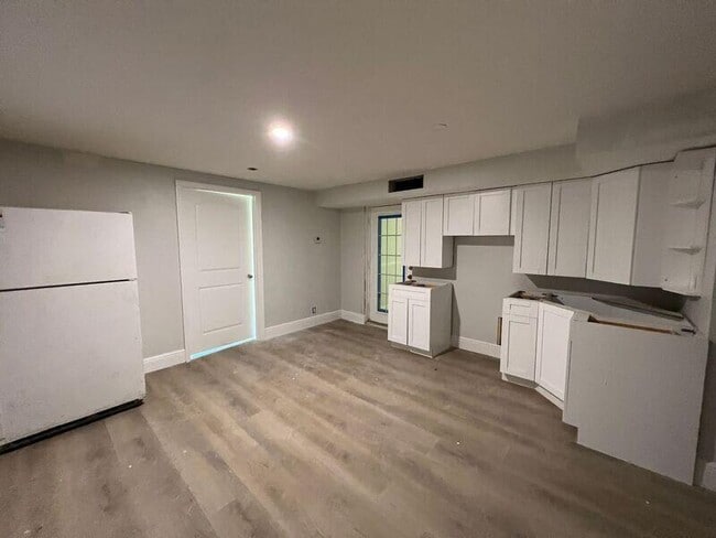 Building Photo - 6511 Seminole Dr
