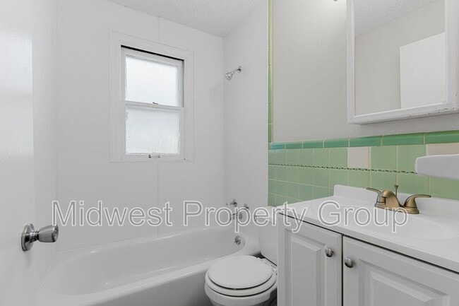 Building Photo - 662 Gleason Dr