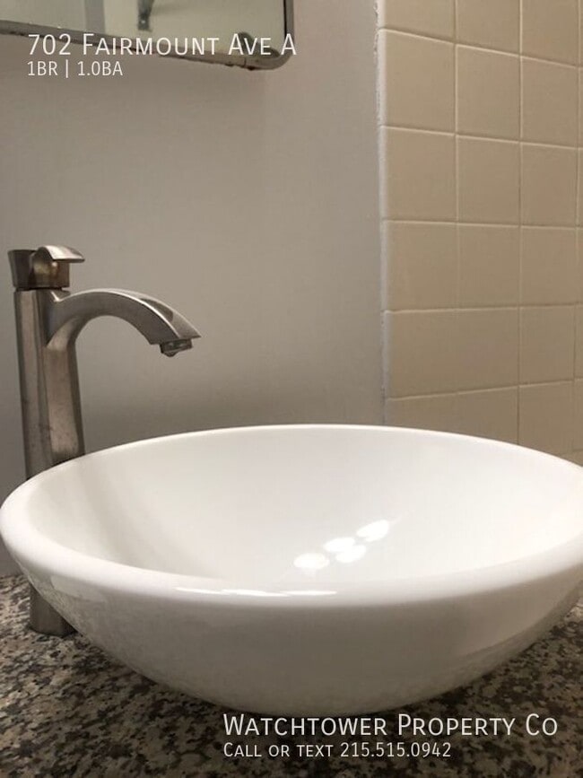 Building Photo - 702 Fairmount Ave