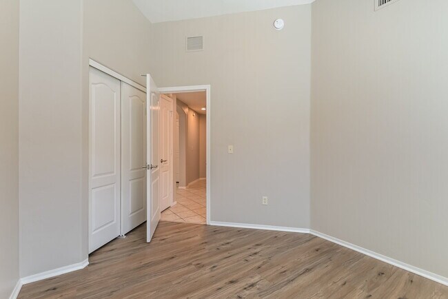 Building Photo - 2415 N Avenida TABICA