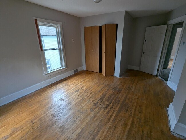 Building Photo - Ward 42 - 7th Ave Duplex