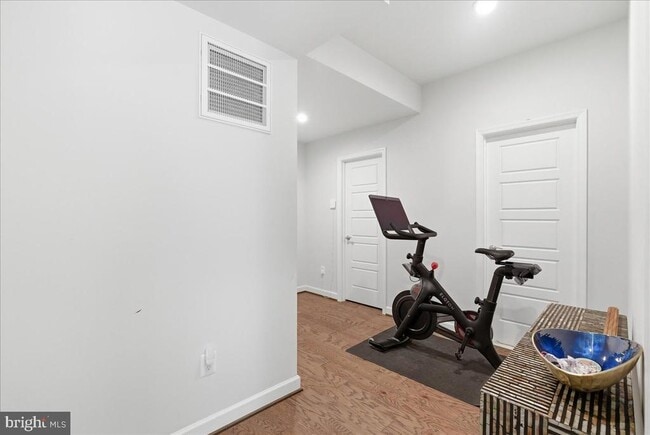 Building Photo - 4537 Plateau Dr