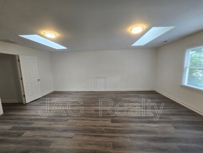 Building Photo - 3004 Honor Ct