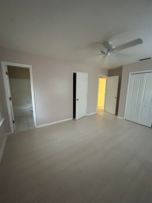 Building Photo - 7585 Skipper Ln