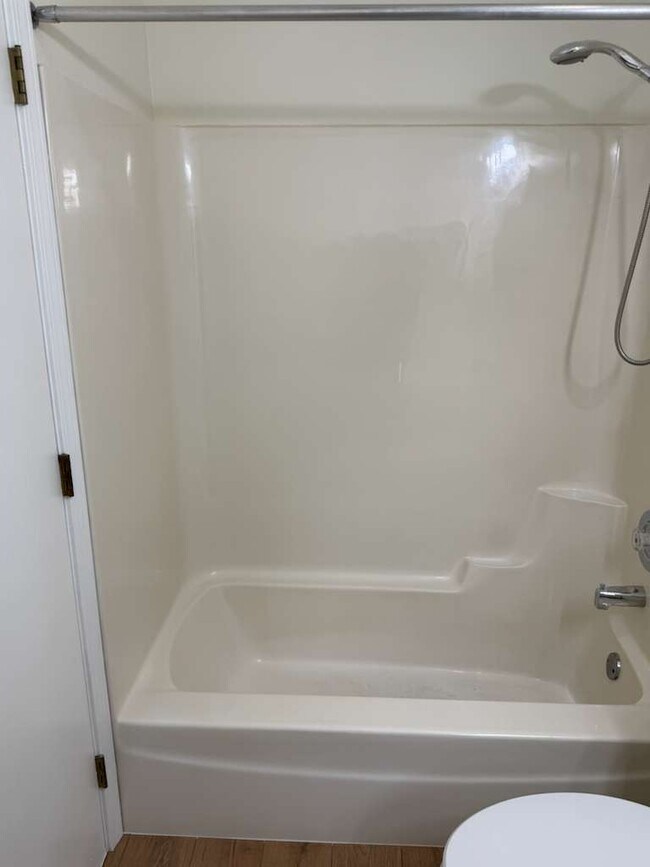 Building Photo - 1640 Hilton Head Dr