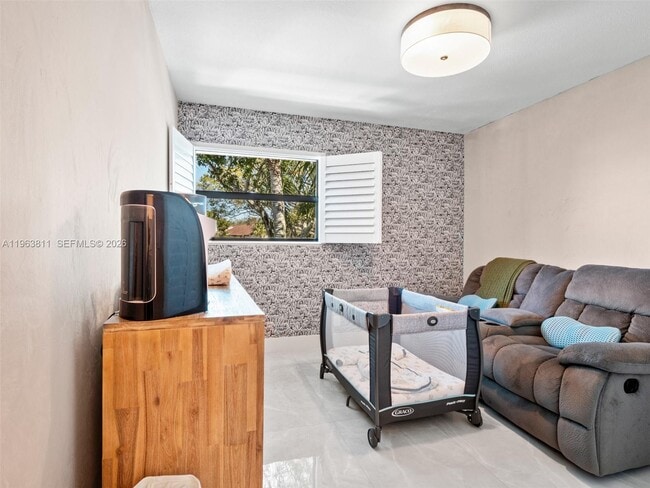 Building Photo - 2553 NW 42nd Ave