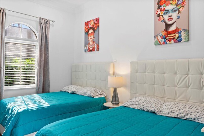 Building Photo - 1223 Jackson St