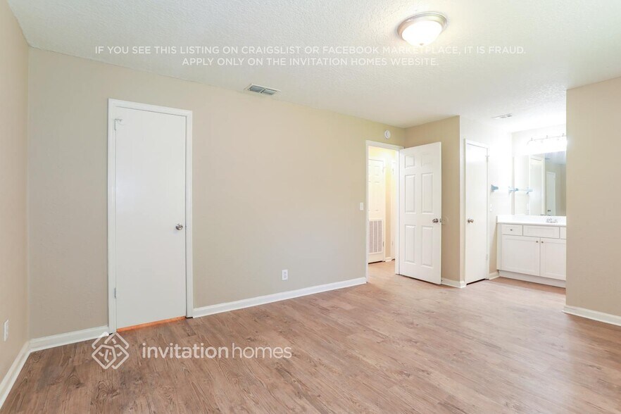 Building Photo - 8323 Country Creek Blvd