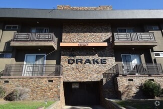 Building Photo - 6512 Woodman Ave