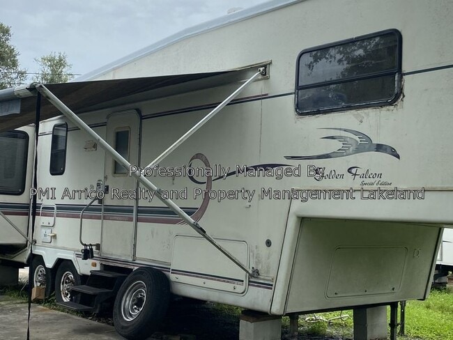 Building Photo - RV in Happy Hollow