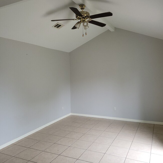 Living area - 5016 FM 1765