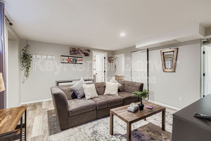 Building Photo - 5327 Independence St