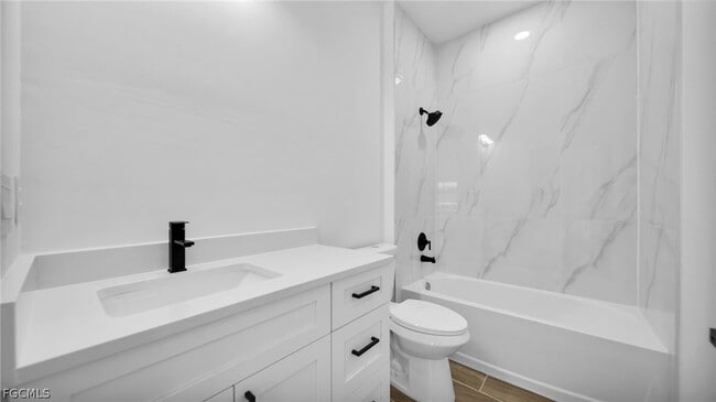 Building Photo - 4989-4991 Fairway Ct