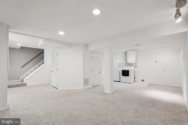 Building Photo - 5413 Tree Line Dr