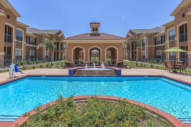 Building Photo - 1100 S Stewart Blvd