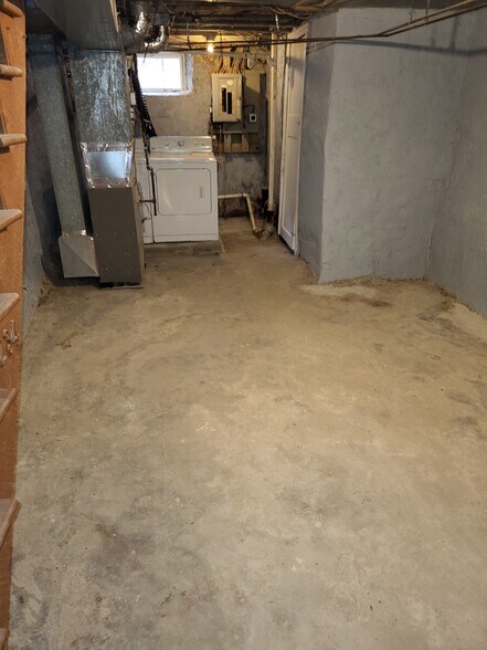 Building Photo - 2905 N Bambrey St