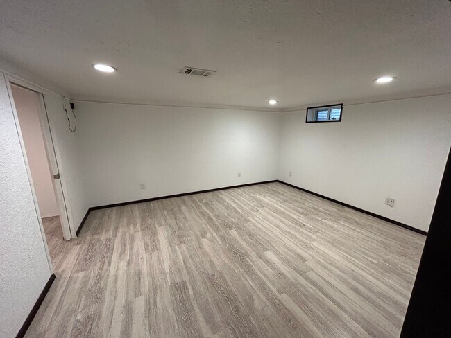 Building Photo - 6 month lease-3335 P Street-3bed/2bath