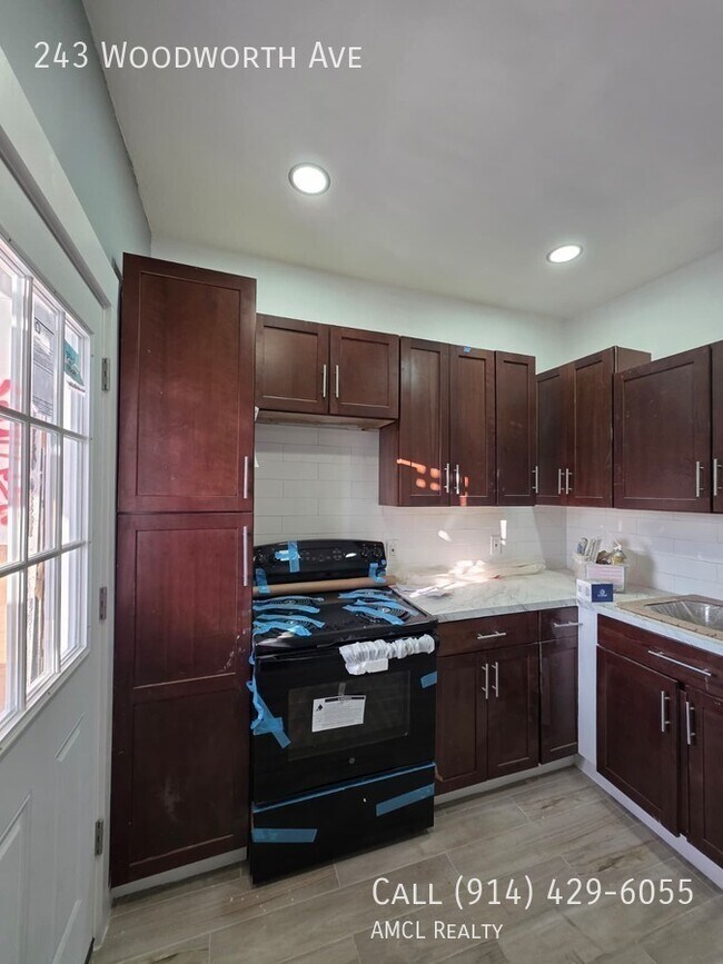 Building Photo - 243 Woodworth Ave