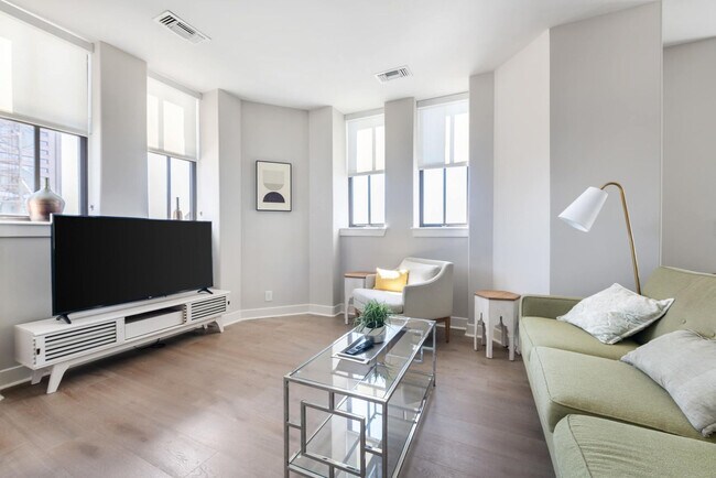 Building Photo - 10 Light St