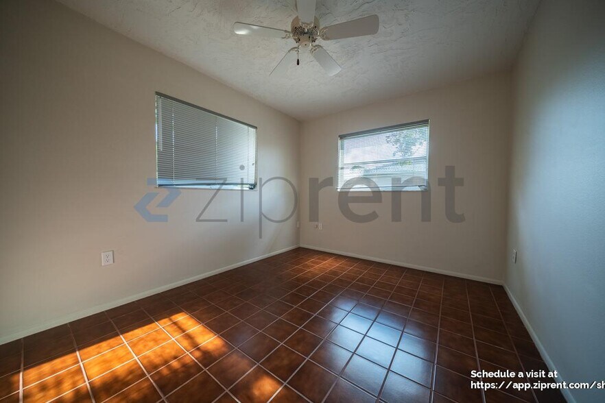 Building Photo - 468 Laurencin Dr