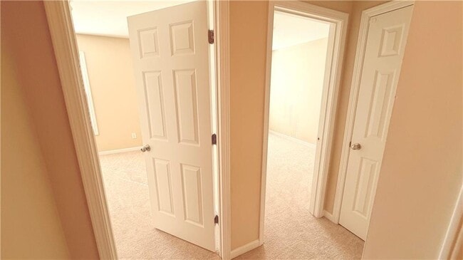 Building Photo - 1902 Dilcrest Dr