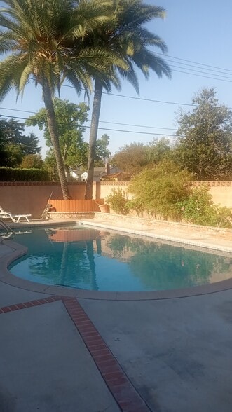 Building Photo - 2403 W Verdugo Ave