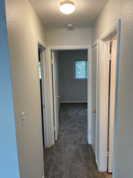 Building Photo - 2412 Azalea Garden Rd