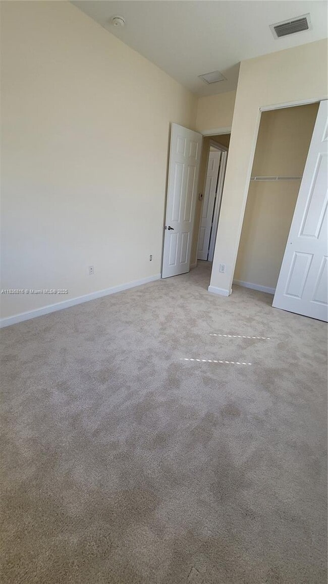 Building Photo - 6033 NW 118th Dr