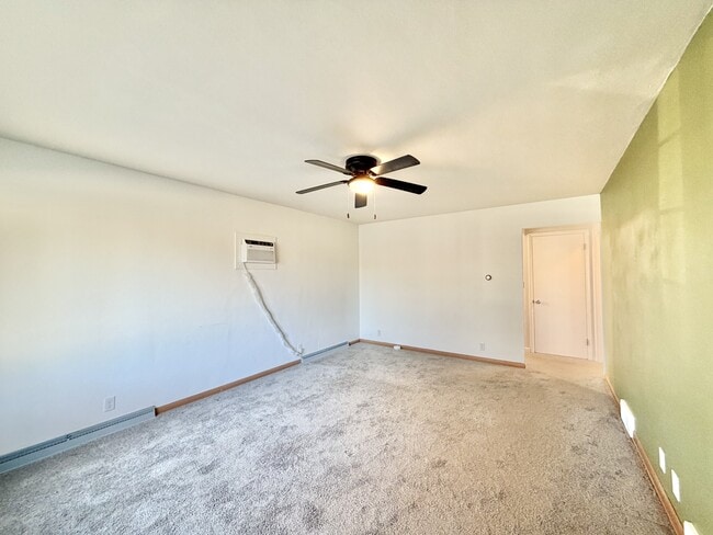 Building Photo - 1616 Dewey Ave