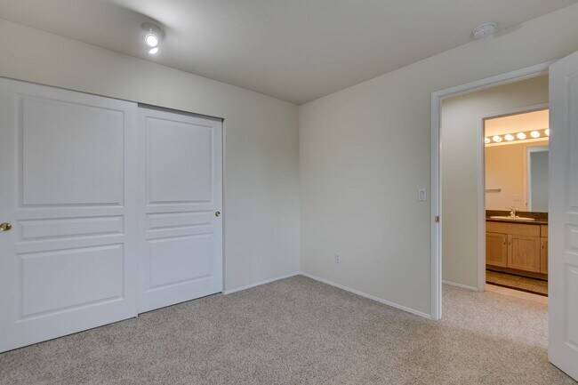 Building Photo - KLAHANIE Rental Home Available in August!