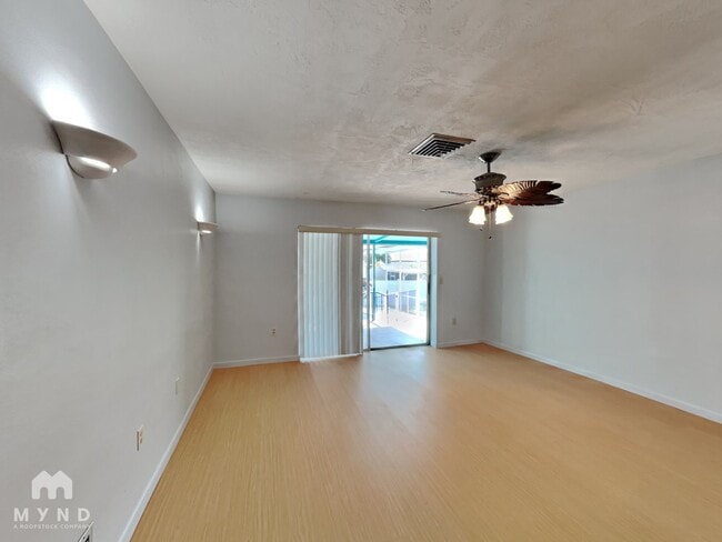 Building Photo - 968 Wicks Dr
