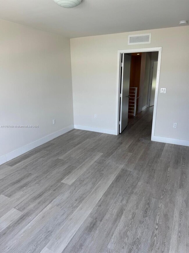 Building Photo - 2 bedroom in Aventura FL 33180