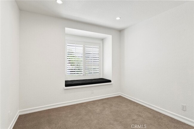 Building Photo - 28501 El Sur