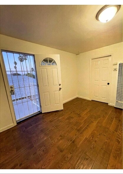 Building Photo - 6141 Marbrisa Ave