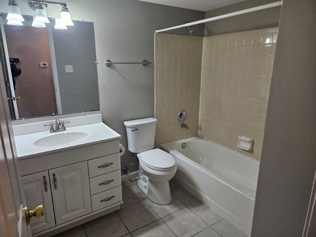 Building Photo - 2339 Sandalwood Creek Ct